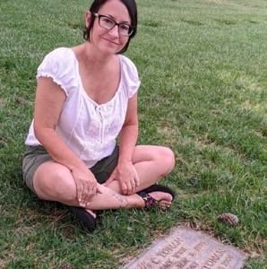 Meet your Posher, Laurie